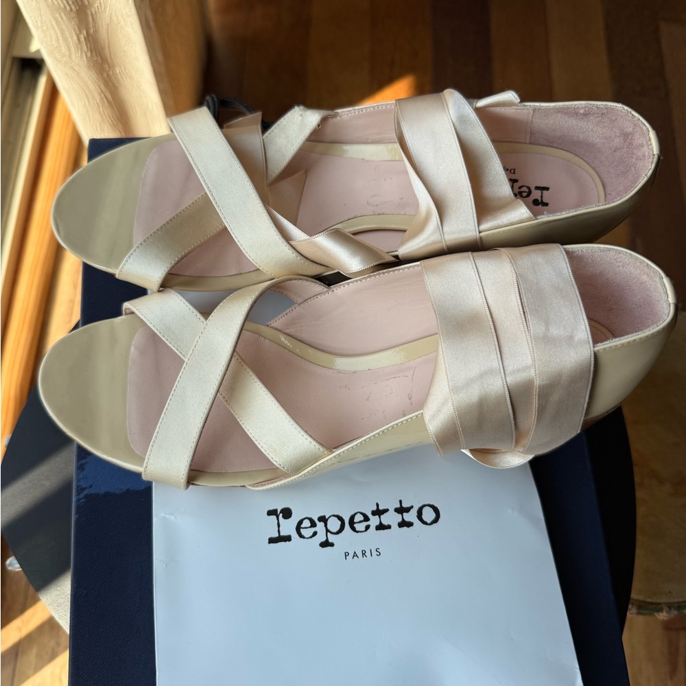 Repetto Satin Sandals in Beige slightly damaged